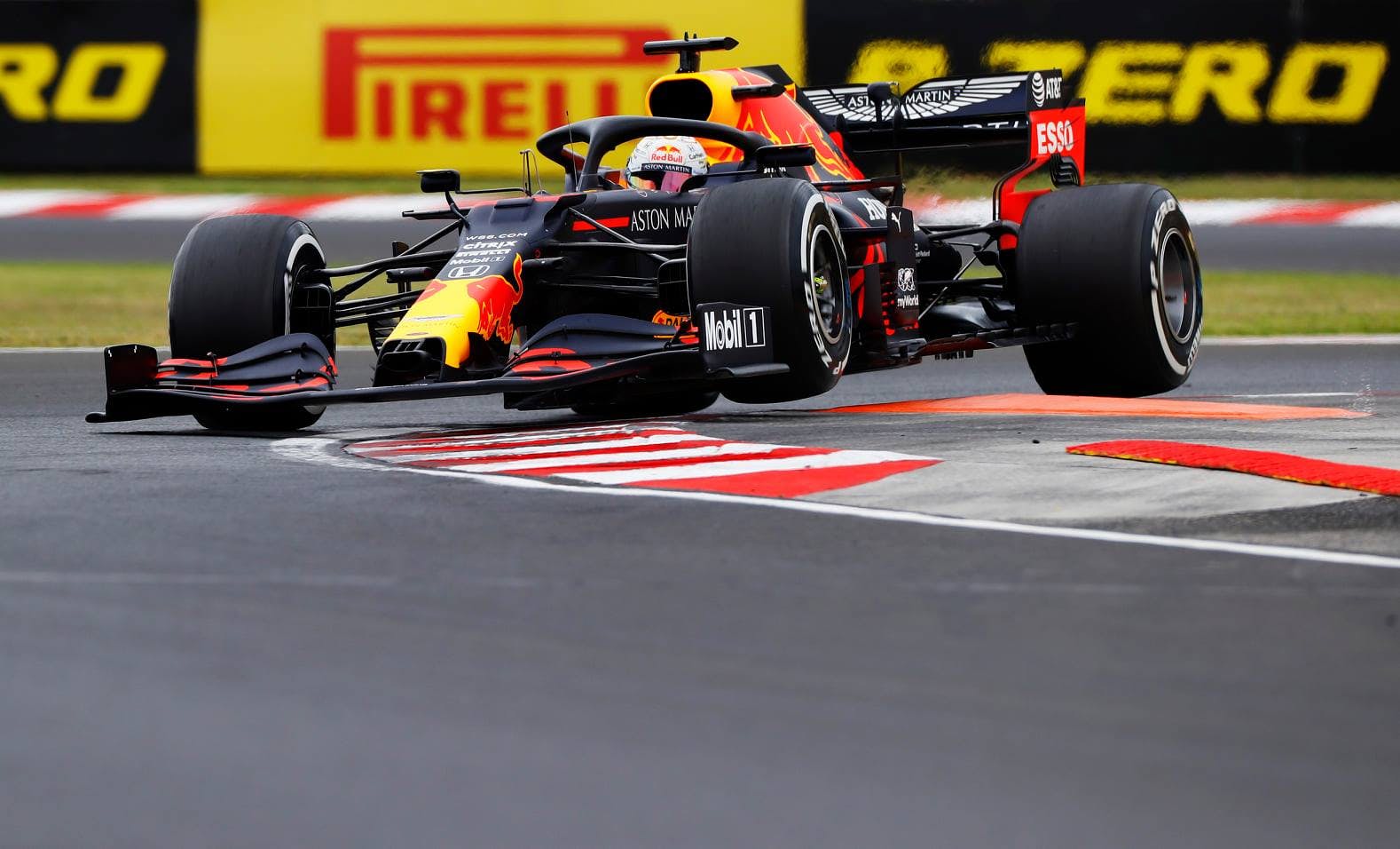 Verstappen wskazuje problem Red Bulla: Auto jest zdradliwe