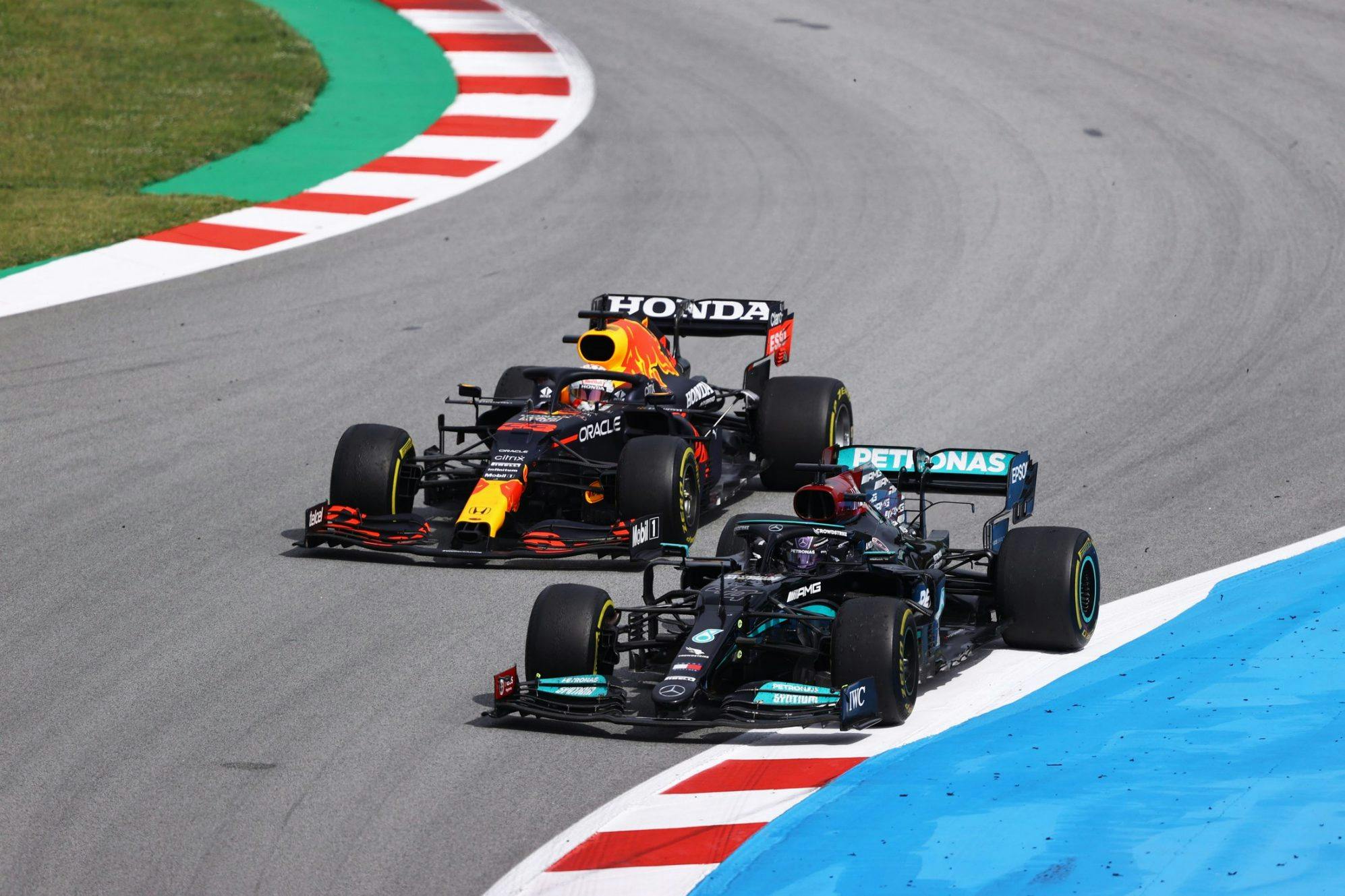 Zła strategia Red Bulla czy za mocny Mercedes - co przeważyło w GP Hiszpanii?