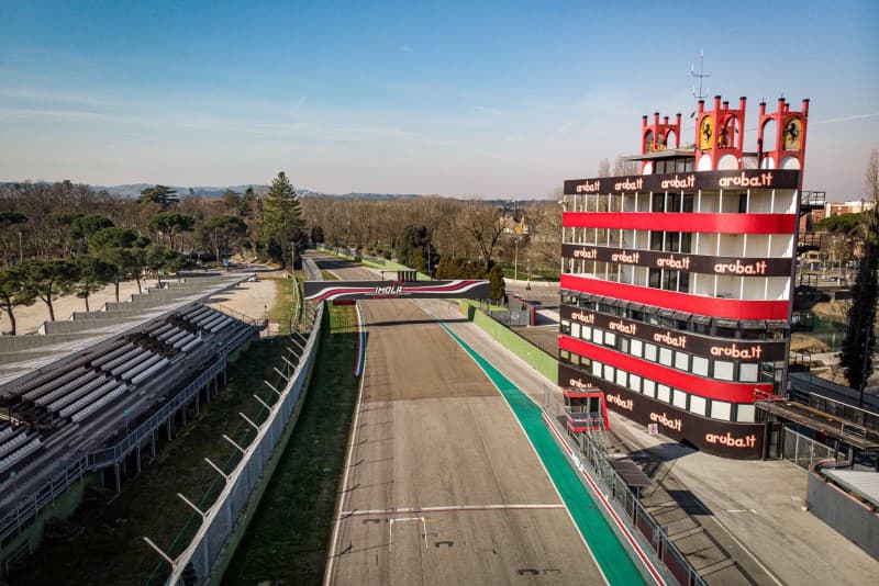 Zmiany w kalendarzu F1. Otwarcie sezonu w Bahrajnie, wraca Imola